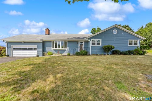 124 Elliott Rd, Trumbull, CT, 06611-2247 | Card Image