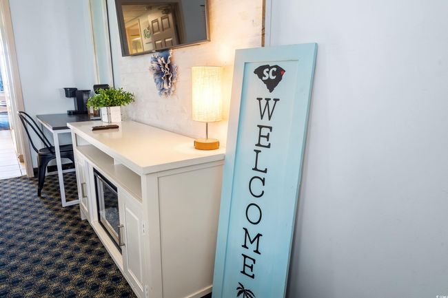 Detailed view of carpet floors | Image 9