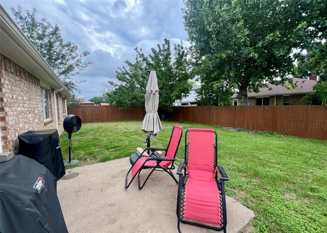 7208 Autumn Run Dr, House other with 3 bedrooms, 2 bathrooms and null parking in Forest Hill TX | Image 12