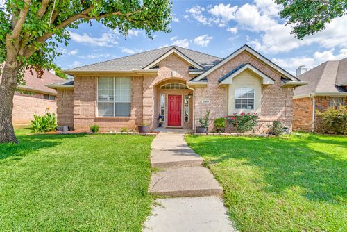 2009 Reddenson Dr, Carrollton, TX, 75010-3210 | Card Image