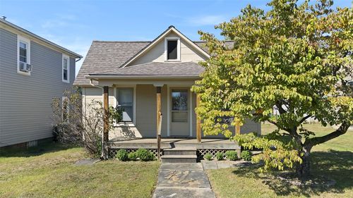 227 Arthur St, Zelienople, PA, 16063-1004 | Card Image