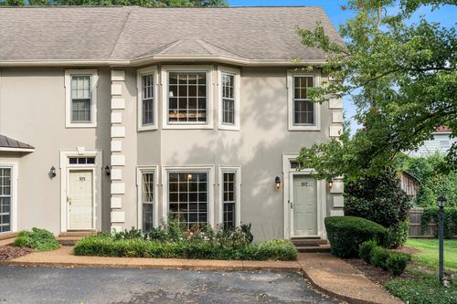 107 Stokeswood Pl, Nashville, TN, 37215-1500 | Card Image