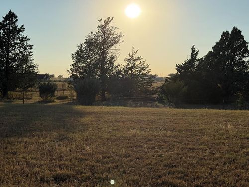 312 Interlaken St, Fredericksburg, TX, 78624 | Card Image