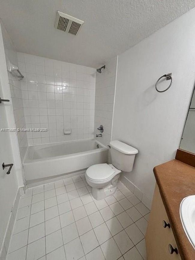 APT-101 - 4190 San Marino Blvd, Condo with 2 bedrooms, 2 bathrooms and null parking in West Palm Beach FL | Image 15