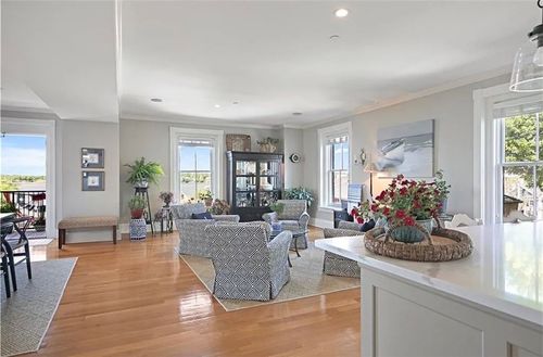 d-423 Hope St, Bristol, RI, 02809-1846 | Card Image
