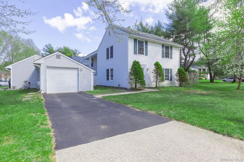14 Petersburg Ct, Coram, NY, 11727-1638 | Card Image