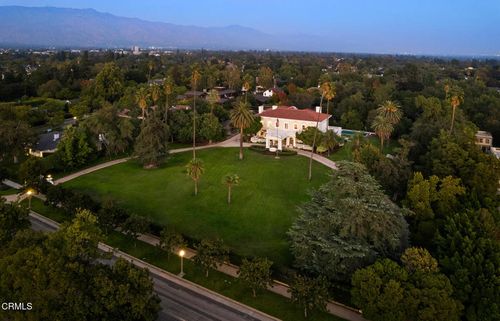 1230 S Oakland Avenue, Pasadena, CA, 91106 | Card Image