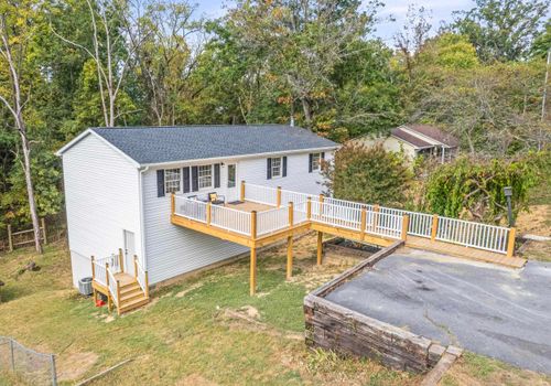 17 White Oak Dr, VERONA, VA, 24482-2645 | Card Image