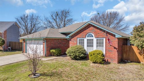 2517 Westwood Ct, Ardmore, OK, 73401-2265 | Card Image