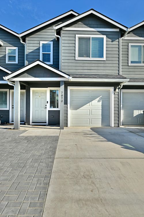 7870 Phaedra Ln, White City, OR, 97503-2300 | Card Image