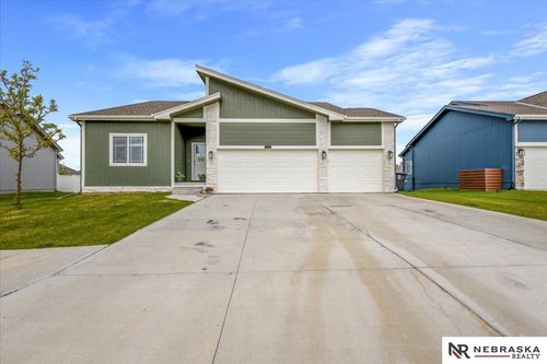 19860 Birch Ave, Gretna, NE, 68028-5062 | Card Image