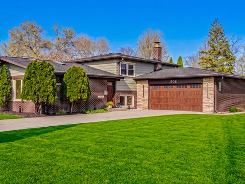 909 S Waverly Pl, Mount Prospect, IL, 60056-4153 | Card Image