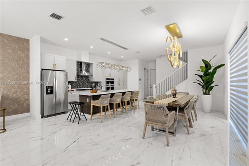 4374 Nw 81st Avenue, Doral, FL, 33166 | Card Image
