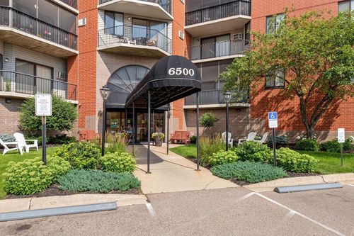 apt-202-6500 Woodlake Dr, Richfield, MN, 55423-1386 | Card Image