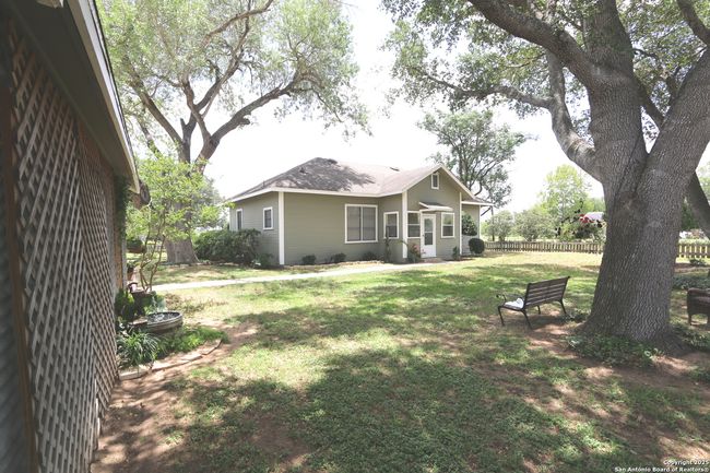 6359 Cooksey Rd, House other with 3 bedrooms, 2 bathrooms and null parking in Adkins TX | Image 13