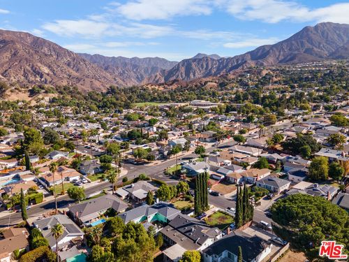 10855 Woodward Ave, Sunland, CA, 91040-2535 | Card Image