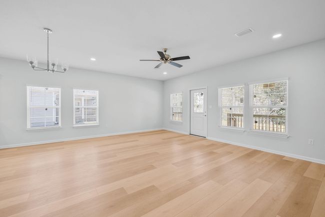 Main Living & Dining 2 72 | Image 10