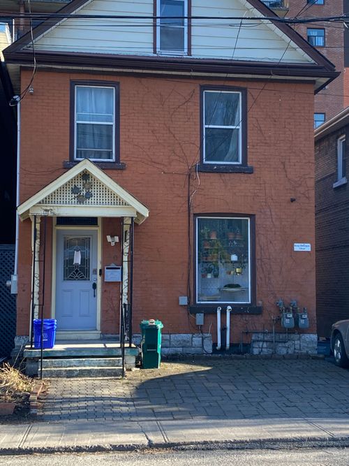 40 Ordnance St, Kingston, ON, K7K1G4 | Card Image