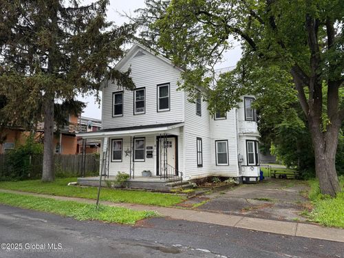3 Central Ave, Ravena, NY, 12143-1313 | Card Image