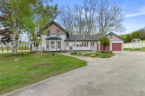 N5724 N Helenville Rd, Helenville, WI, 53137-9758 | Card Image
