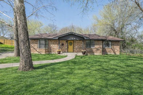 302 W Hale Ave, Decatur, TX, 76234-2130 | Card Image