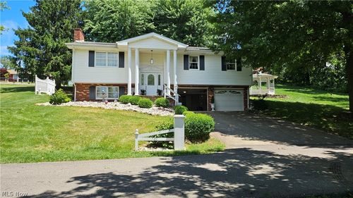 22 Orchard Dr, Martins Ferry, OH, 43935-1034 | Card Image
