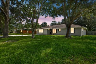 1207 Kansas Avenue, House other with 3 bedrooms, 2 bathrooms and null parking in Anahuac TX | Image 3