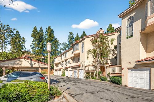 102-688 Indian Oak Ln, Oak Park, CA, 91377-5637 | Card Image
