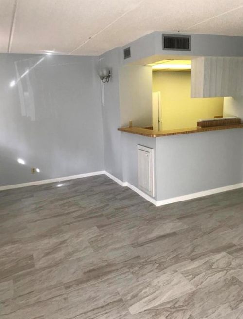 apt-2-1813 Fairview Villas Dr, Palm Springs, FL, 33406-6655 | Card Image