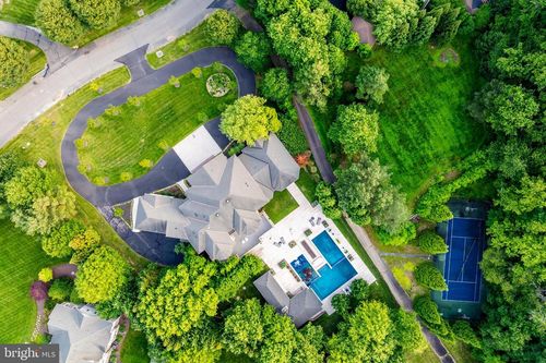 860 Nicholas Run Dr, GREAT FALLS, VA, 22066-1384 | Card Image