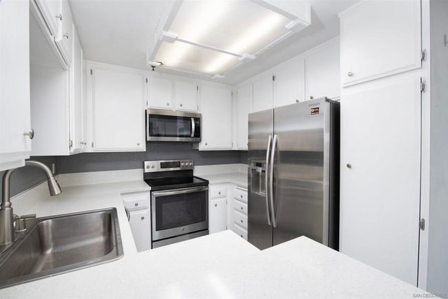 Kitchen | Image 9