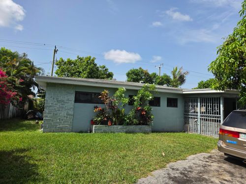 660 Ne 181st St, Miami, FL, 33162-1142 | Card Image