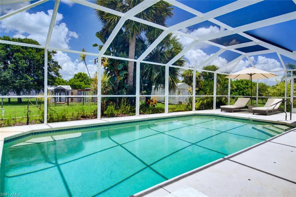 Residential in NAPLES 3