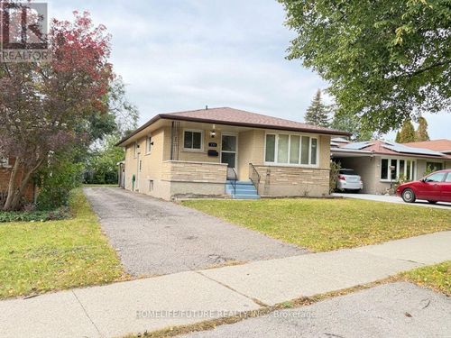 272 Kinzie Ave, Kitchener, ON, N2A2K4 | Card Image