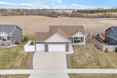 907 7th Ave, Wanamingo, MN, 55983-3414 | Card Image