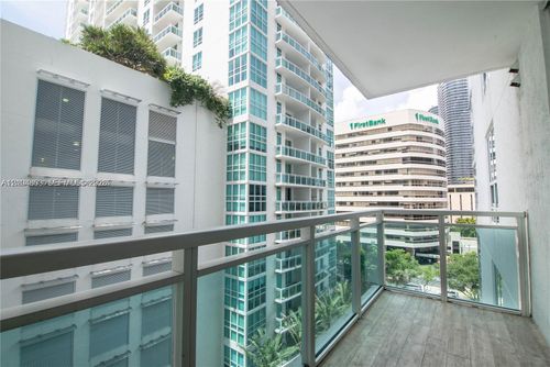 703-950 Brickell Bay Dr, Miami, FL, 33131-3947 | Card Image