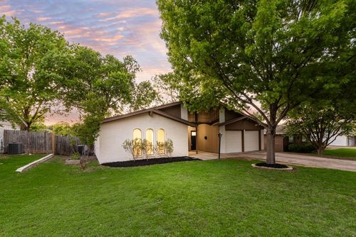 1614 Brent Ct, Grand Prairie, TX, 75051-4320 | Card Image