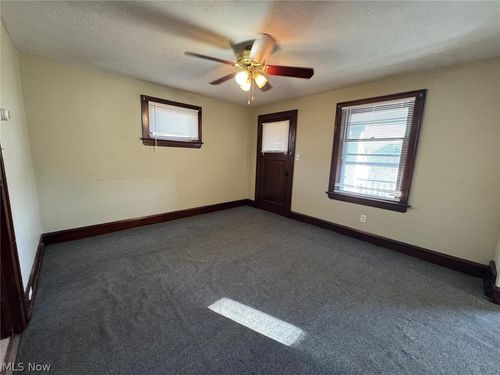3706 Stickney Ave, Cleveland, OH, 44109-5067 | Card Image