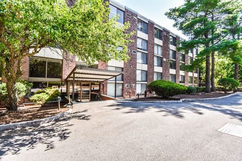 apt-212-993 Massachusetts Ave, Arlington, MA, 02476-4519 | Card Image