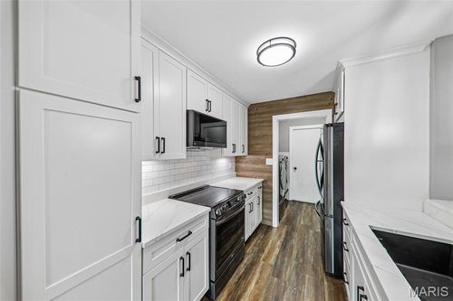 16180 Lea Oak Ct, Chesterfield, MO, 63017-4633 | Card Image