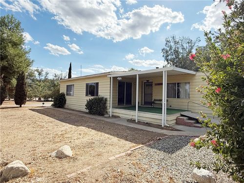 28555 Shady Tree Ln, Winchester, CA, 92596-9648 | Card Image