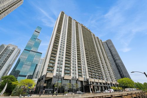 1710-400 E Randolph St, Chicago, IL, 60601-5030 | Card Image