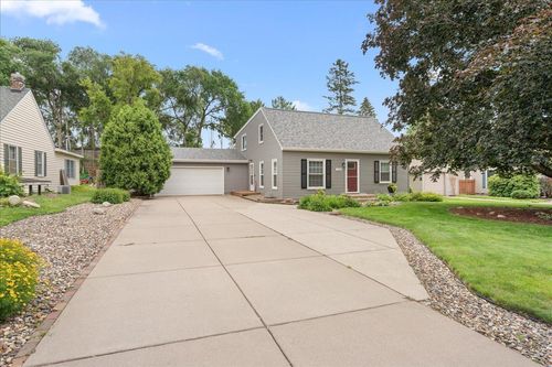 198 Ferndale St N, Maplewood, MN, 55119-4711 | Card Image