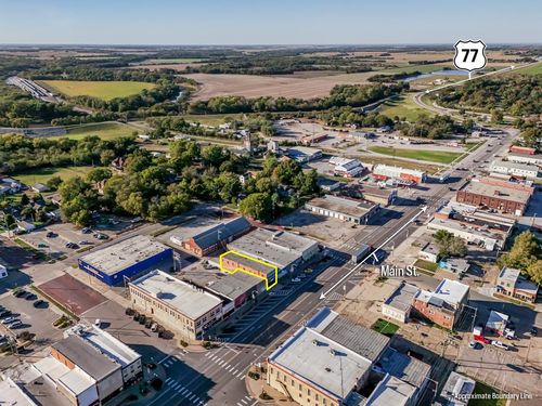 711 Main St, Winfield, KS, 67156-2832 | Card Image