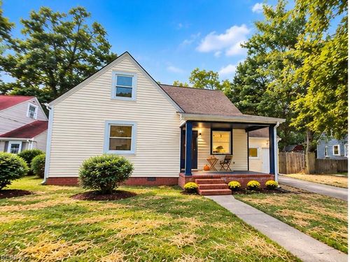 110 Hull St, Newport News, VA, 23601-2417 | Card Image
