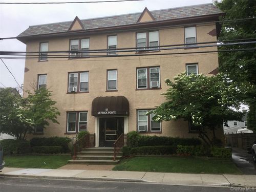a1-51 Smith St, Merrick, NY, 11566-3454 | Card Image