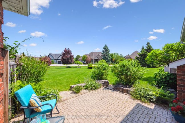 105 Riverwalk Pl, House attached with 2 bedrooms, 2 bathrooms and 3 parking in Rockwood ON | Image 33