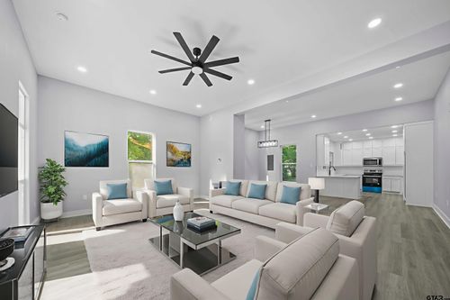 917 N Jackson St, Palestine, TX, 75801-7517 | Card Image