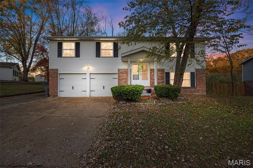 33 Chip Dr, O Fallon, MO, 63366-2940 | Card Image