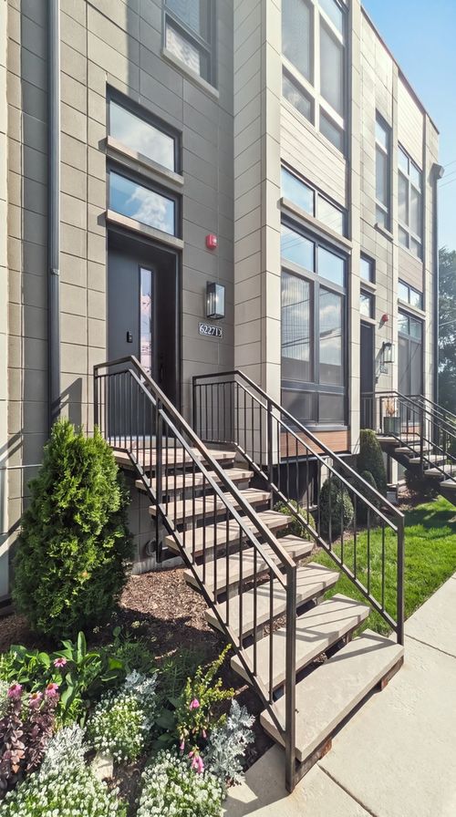 apt-d-6227 D S Ellis Ave, CHICAGO, IL, 60637-6184 | Card Image